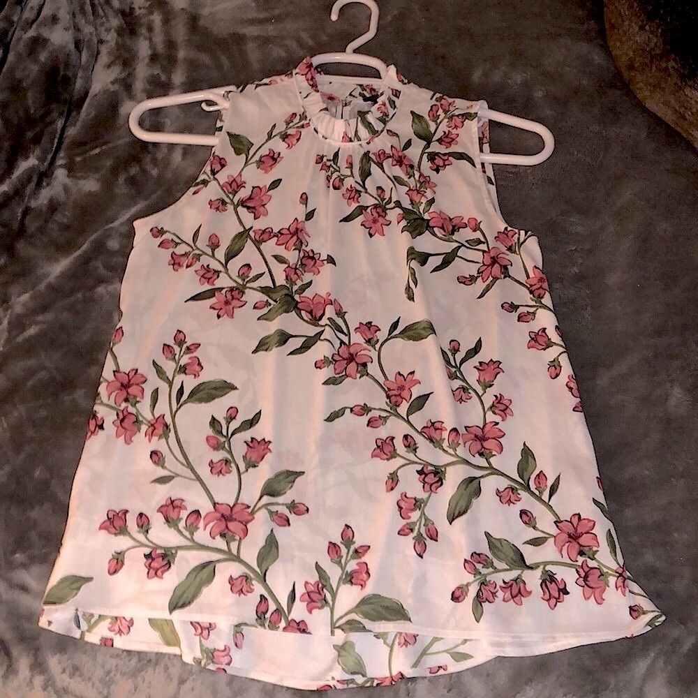LOFT ruffled mock neck collar sleeveless blouse